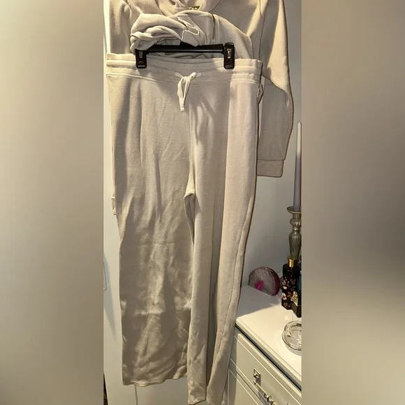 Hollister Gilly Hicks Cosy Waffle Zip-up Set - Picture 5 of 7